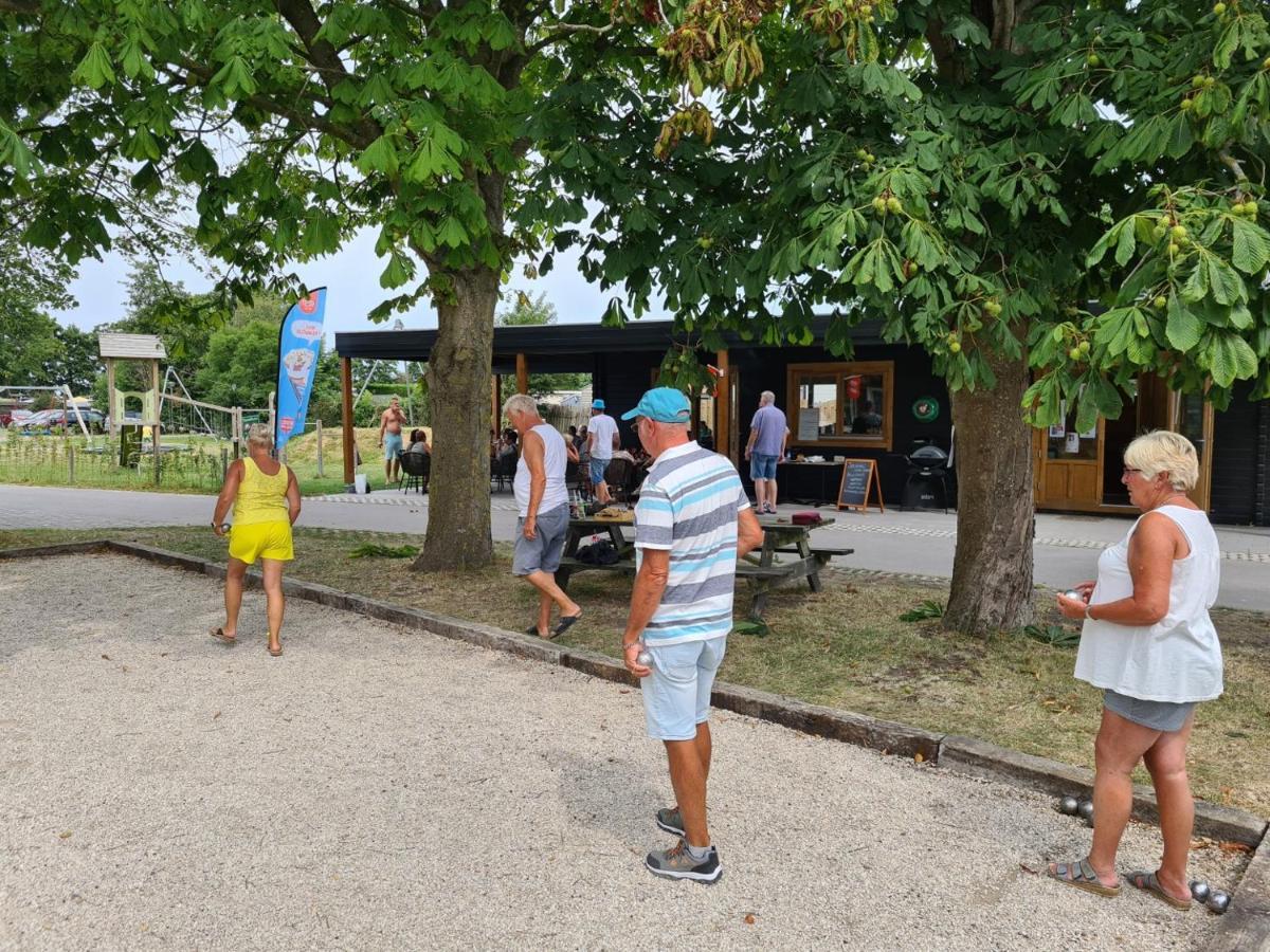 Bungalow 6 Op Recreatiepark De Wielen Sint Maarten Extérieur photo
